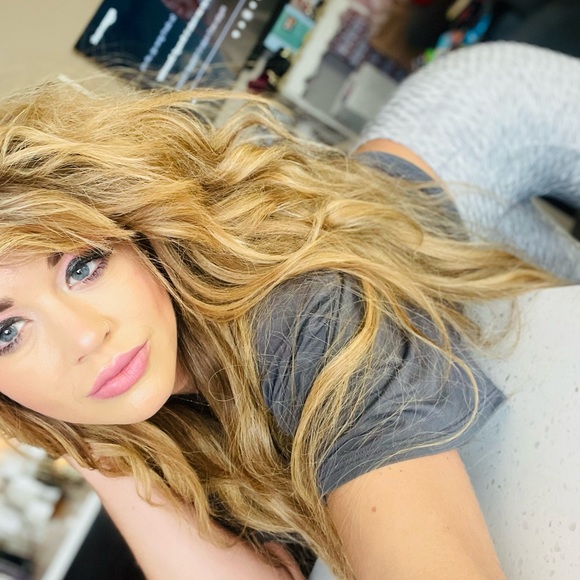 Meet your Posher, Carrie - Picture 1 of 1